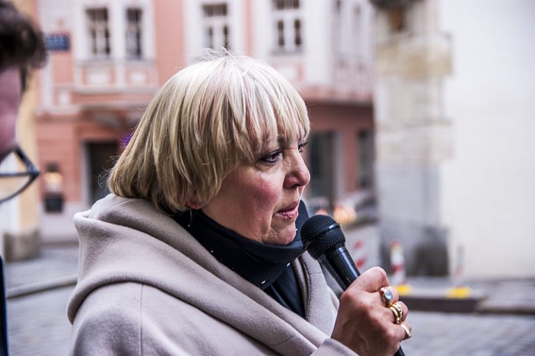 Claudia Roth zu Besuch: Menschenrechte sind in Regensburg lebendig