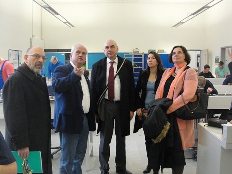 Regensburgs Jugend hat Zukunft! Besuch von MdB Beate Walter-Rosenheimer